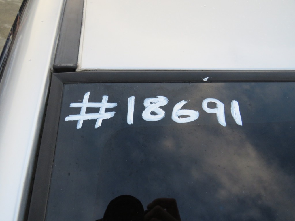 S1869121.jpg