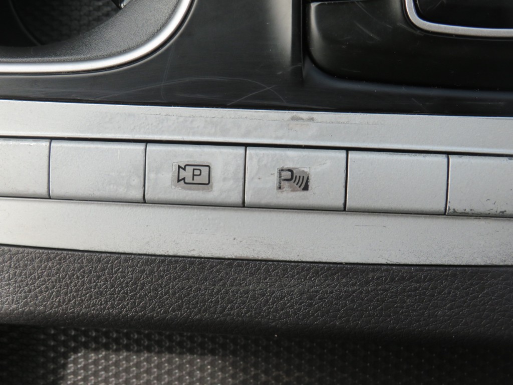 S7074618.jpg