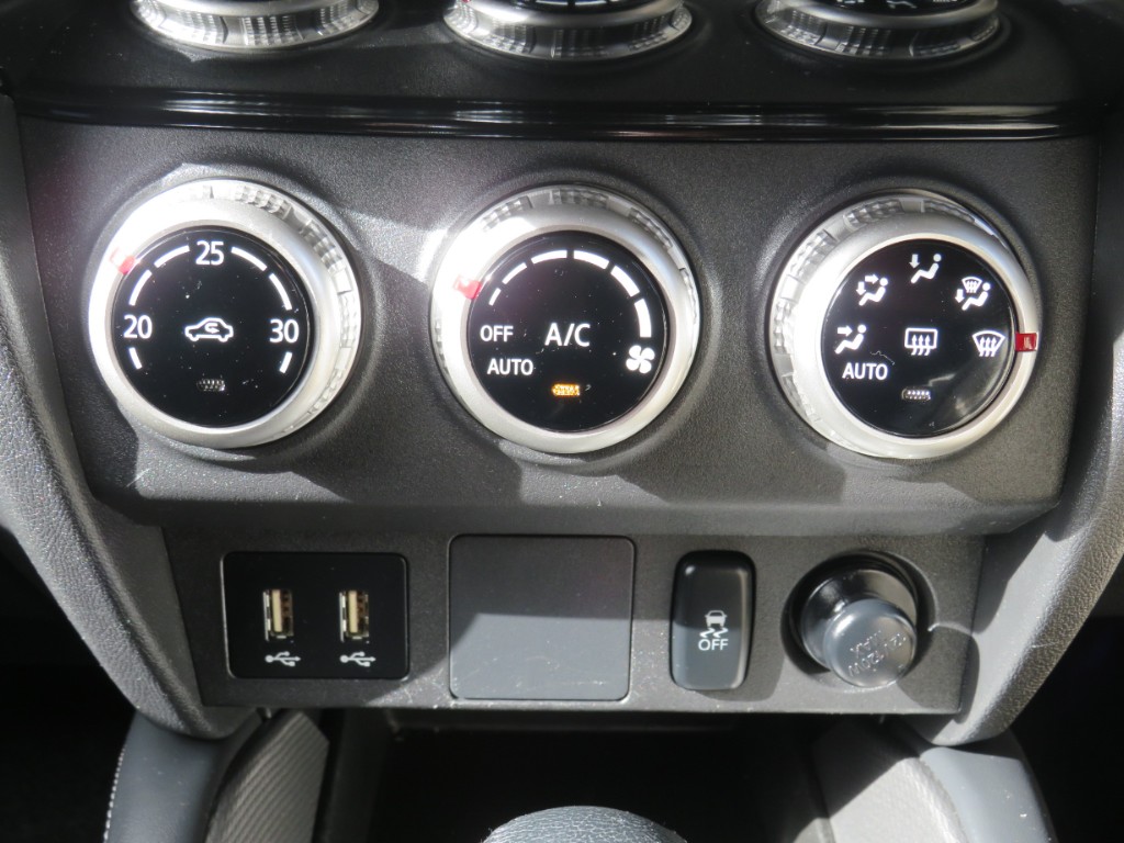 S7081716.jpg