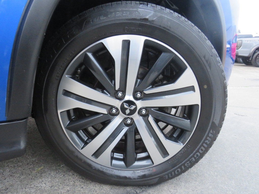 S7082010.jpg
