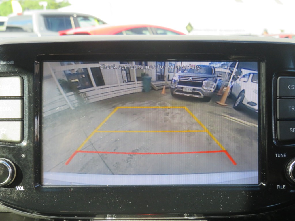 S7082319.jpg