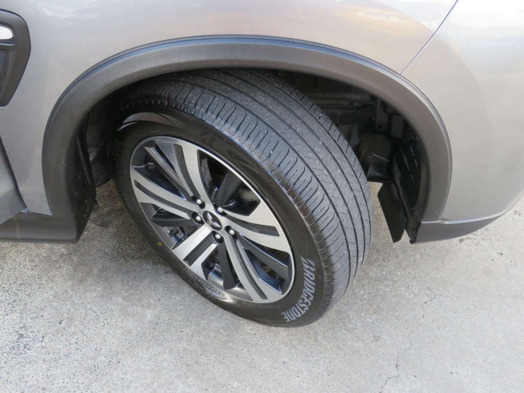 S7086111.jpg