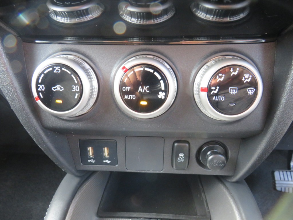 S7087918.jpg