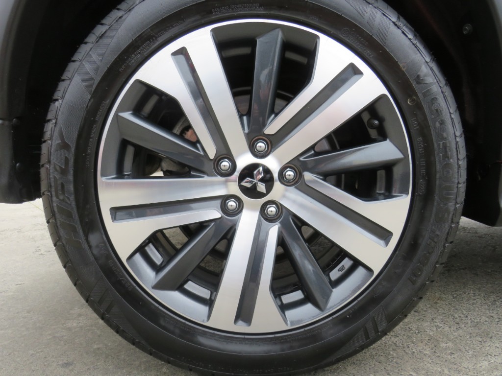S708999.jpg