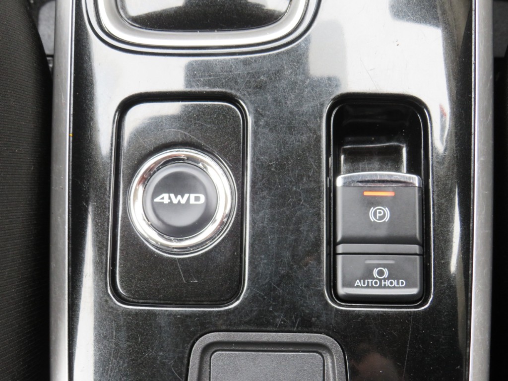 S7090619.jpg