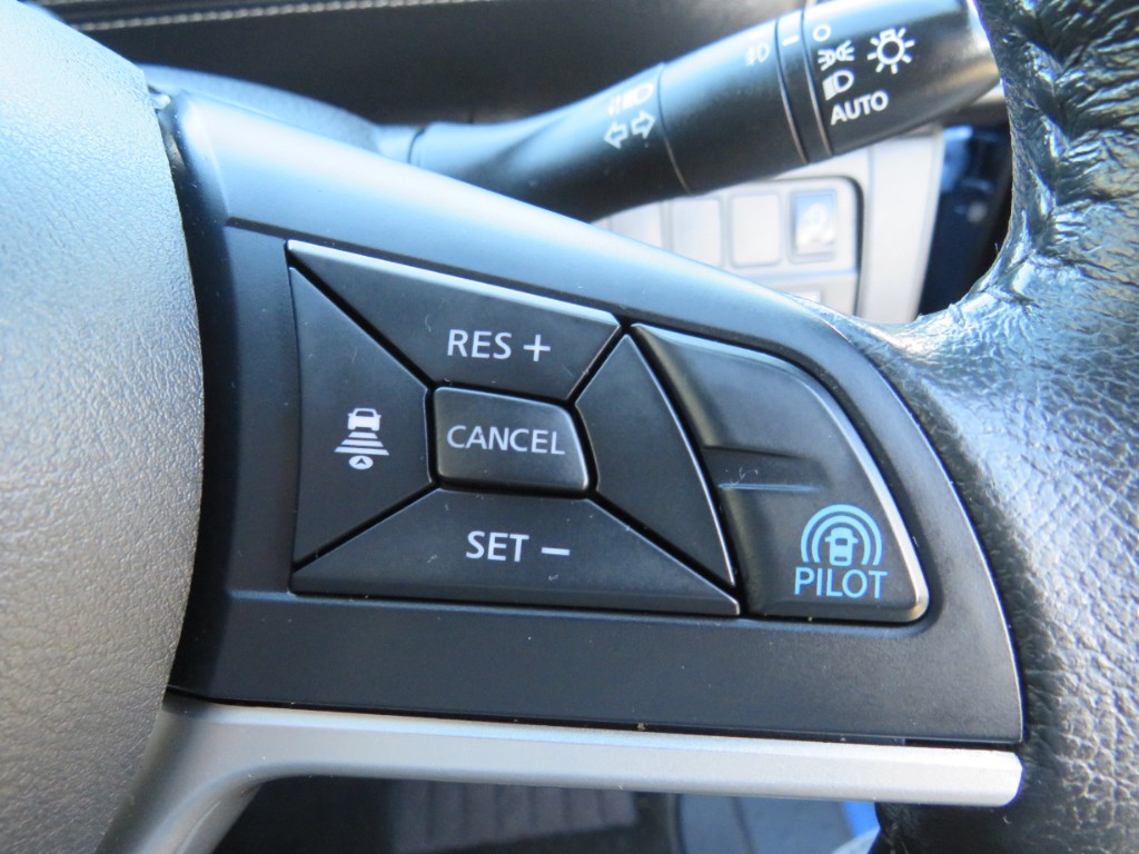 S8070618.jpg